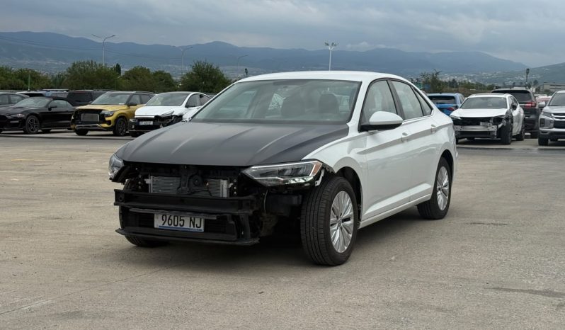 
								Volkswagen Jetta full									