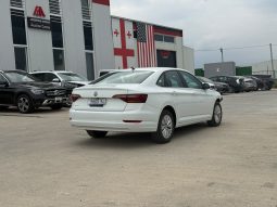
										Volkswagen Jetta full									