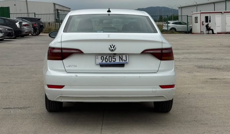 
								Volkswagen Jetta full									