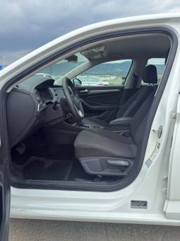 
										Volkswagen Jetta full									