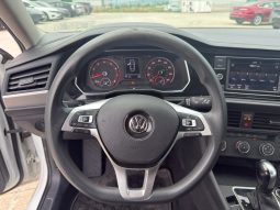 
										Volkswagen Jetta full									