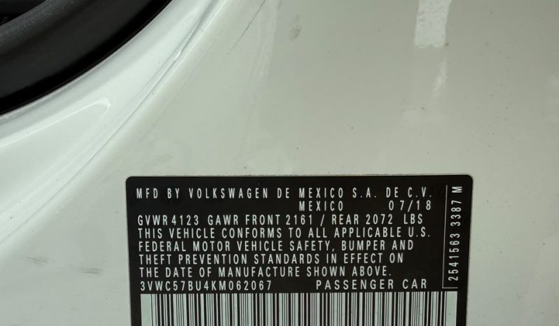 
								Volkswagen Jetta full									