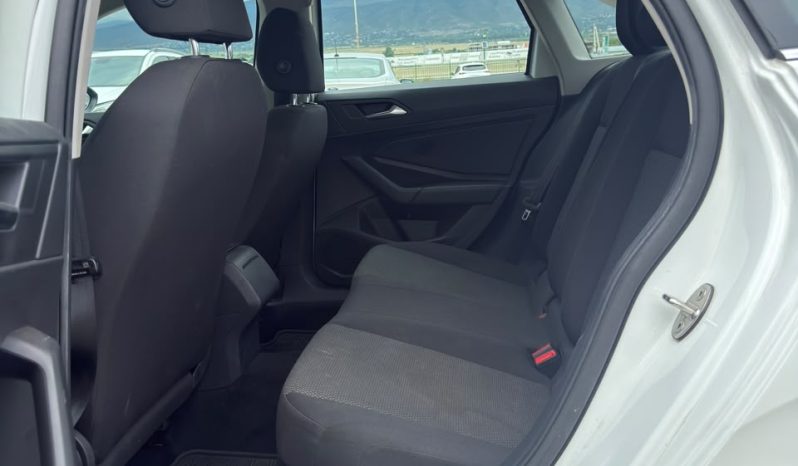 
								Volkswagen Jetta full									