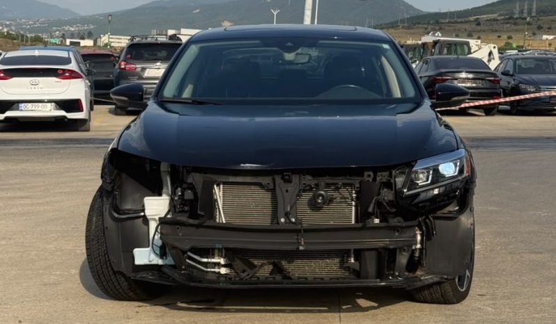 
								Volkswagen Passat full									