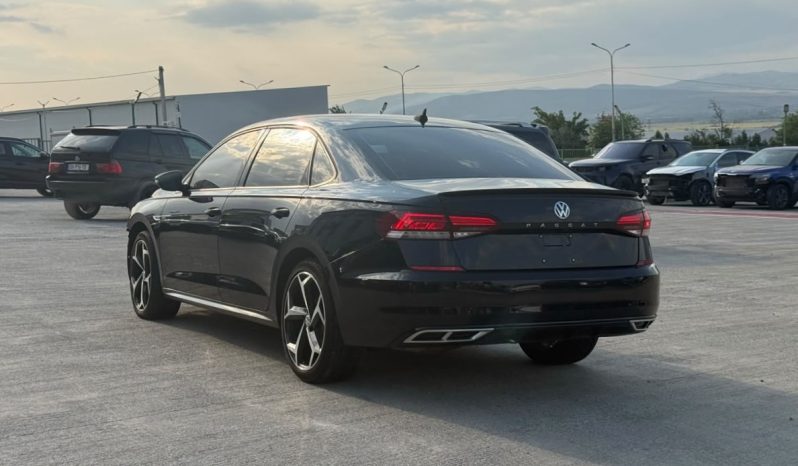 
								Volkswagen Passat full									