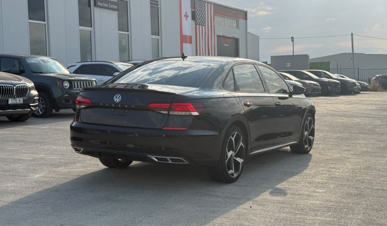 
								Volkswagen Passat full									