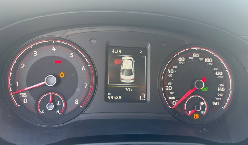 
								Volkswagen Passat full									