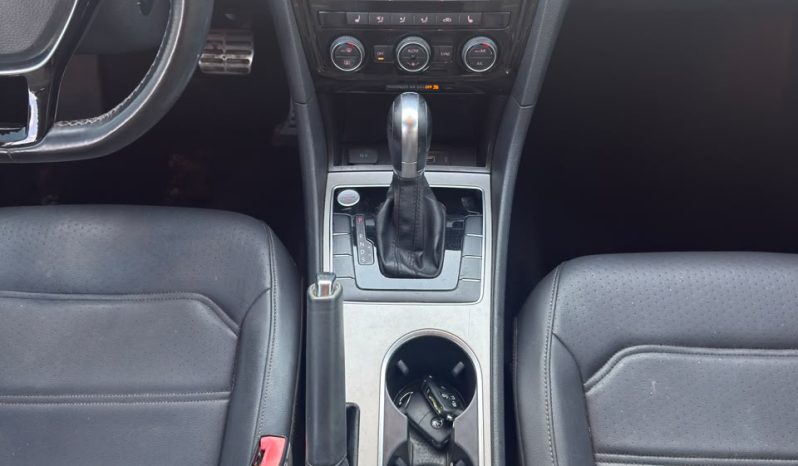 
								Volkswagen Passat full									