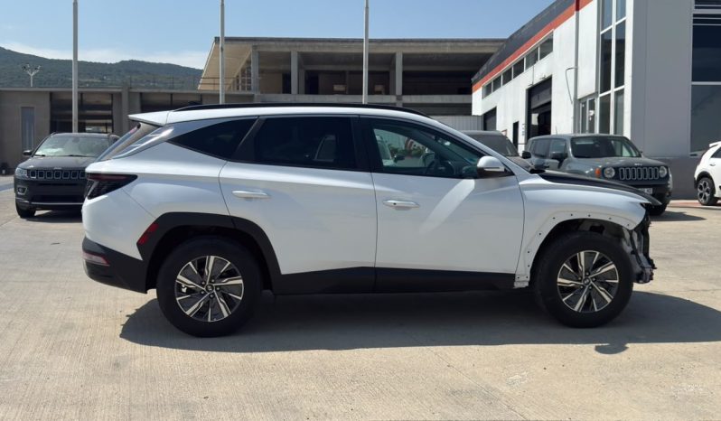 
								Hyundai Tucson Hybrid full									