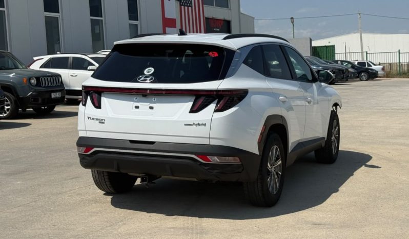 
								Hyundai Tucson Hybrid full									