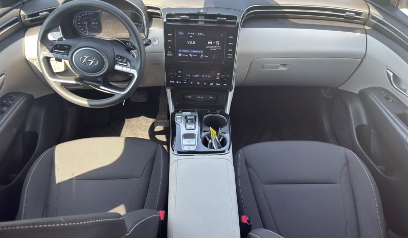 
								Hyundai Tucson Hybrid full									