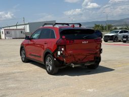 
										Kia Niro full									