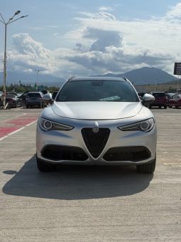 
										Alfa Romeo Stelvio full									