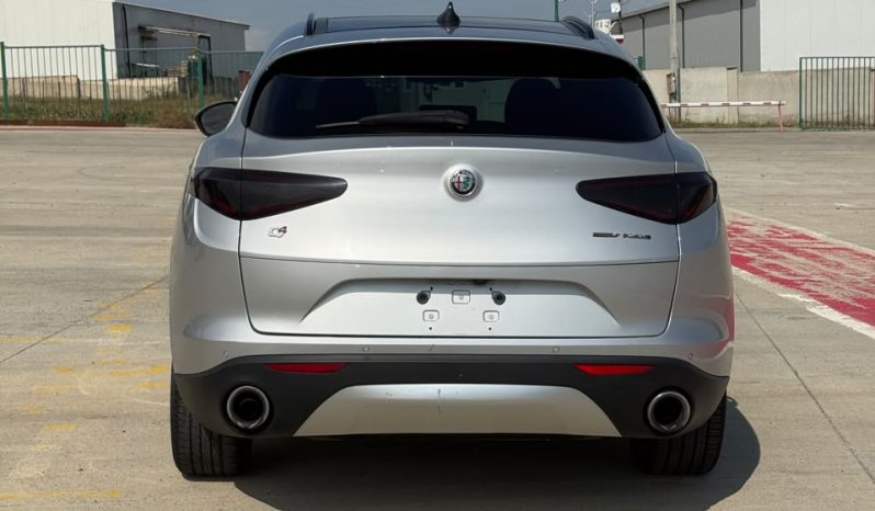 
								Alfa Romeo Stelvio full									