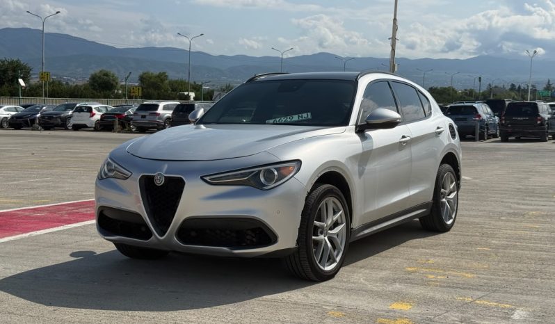 
								Alfa Romeo Stelvio full									
