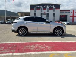 
										Alfa Romeo Stelvio full									