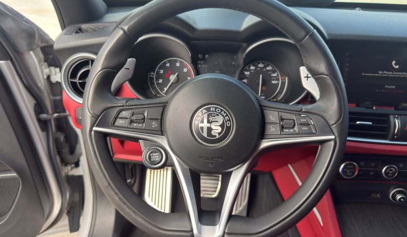 
								Alfa Romeo Stelvio full									