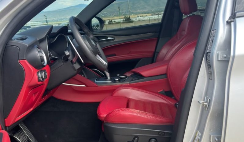 
								Alfa Romeo Stelvio full									