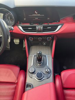 
										Alfa Romeo Stelvio full									