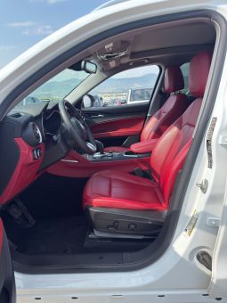 
										Alfa Romeo Stelvio full									