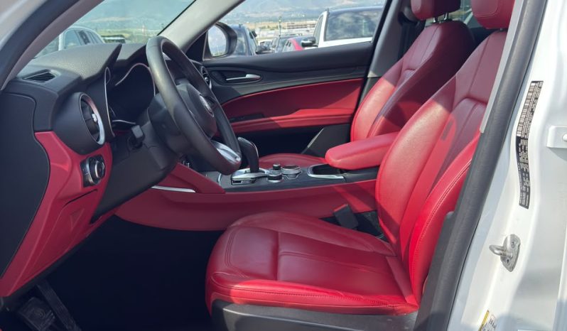 
								Alfa Romeo Stelvio full									