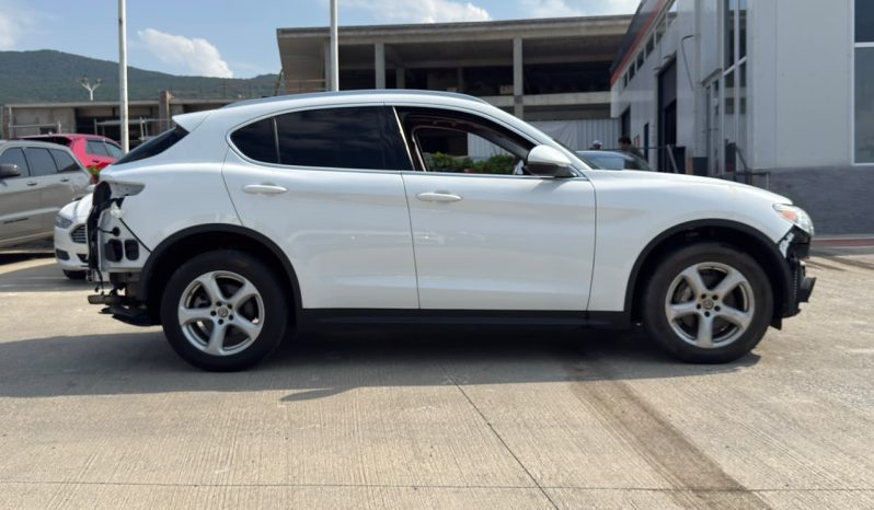 
								Alfa Romeo Stelvio full									