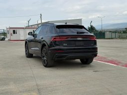 
										Audi Q8 full									