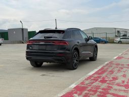 
										Audi Q8 full									