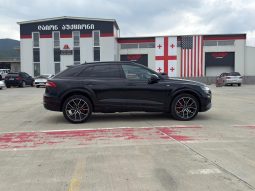 
										Audi Q8 full									