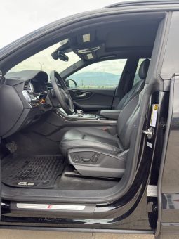 
										Audi Q8 full									