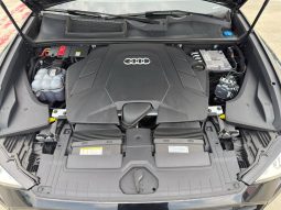 
										Audi Q8 full									