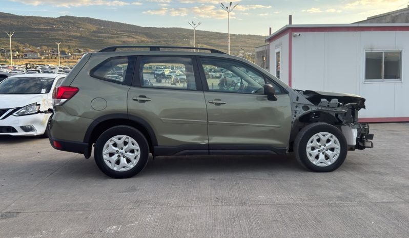 
								Subaru Forester full									