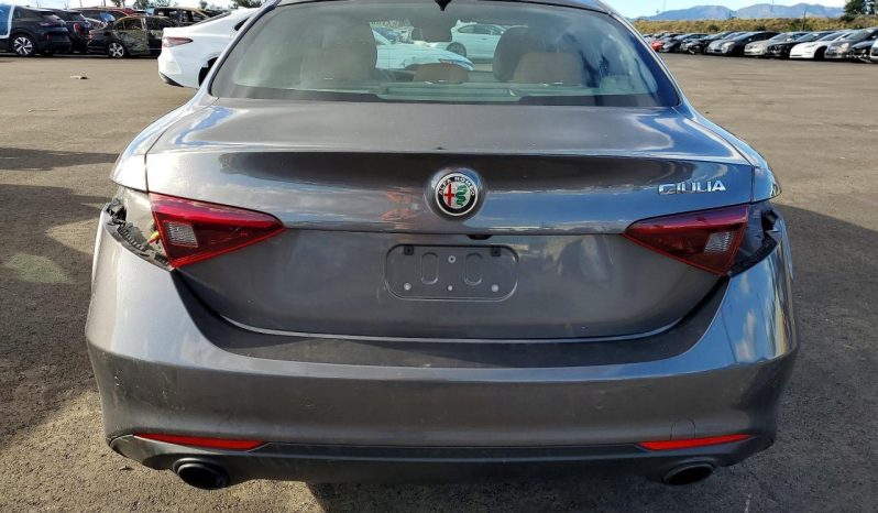 
								Alfa Romeo Giulia full									