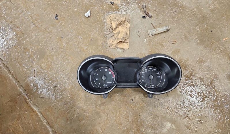 
								Alfa Romeo Stelvio full									