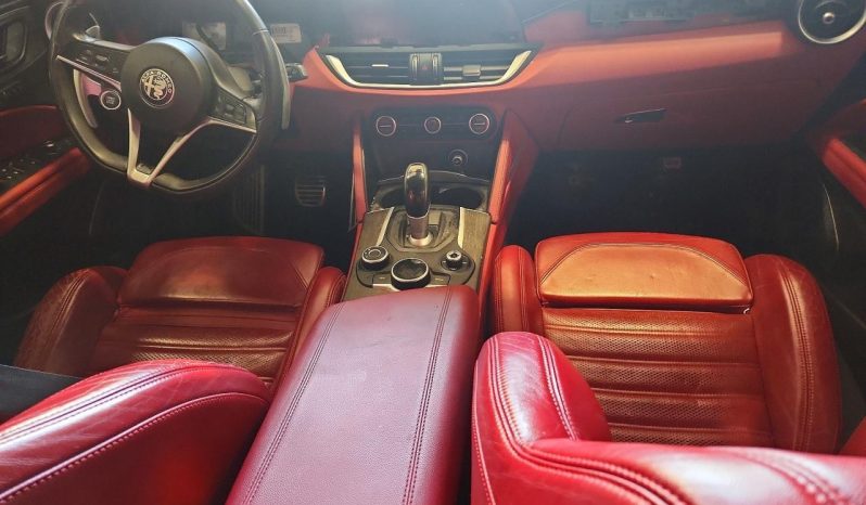 
								Alfa Romeo Stelvio full									