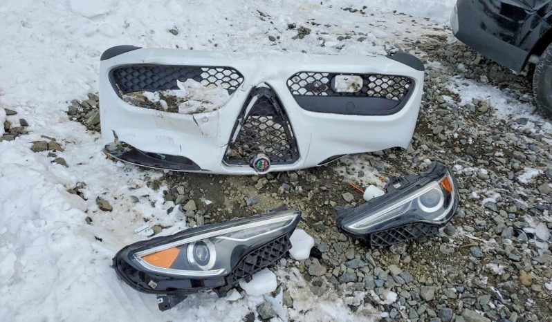 
								2022 Alfa Romeo Stelvio full									