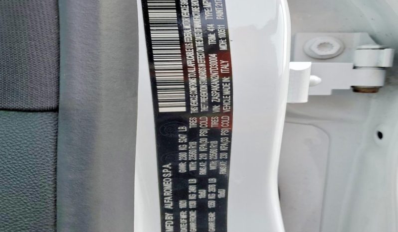 
								2022 Alfa Romeo Stelvio full									