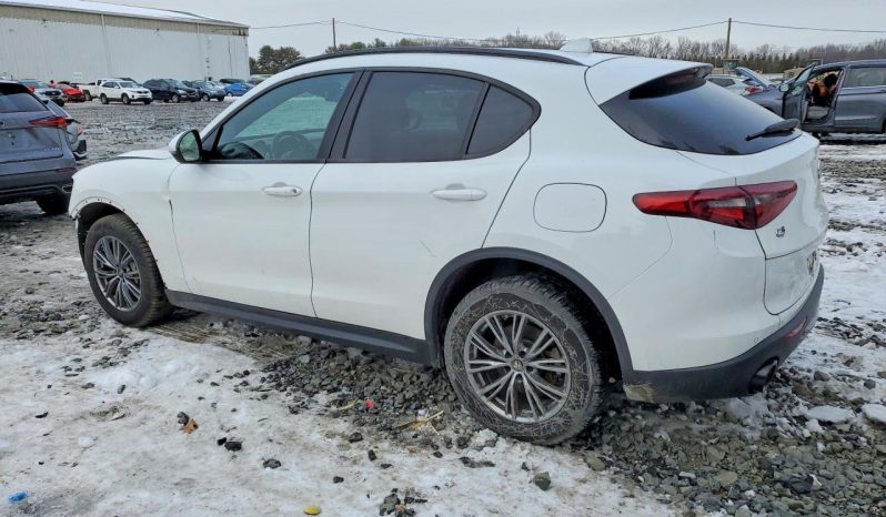 
								2022 Alfa Romeo Stelvio full									