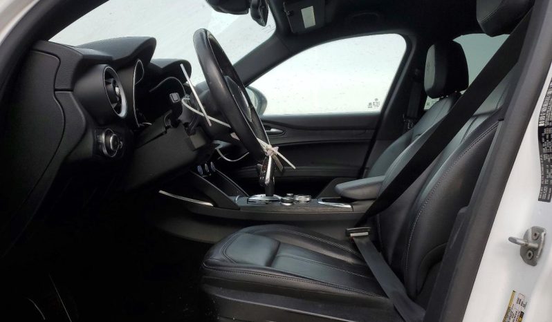 
								2022 Alfa Romeo Stelvio full									