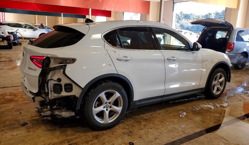 
								Alfa Romeo Stelvio full									