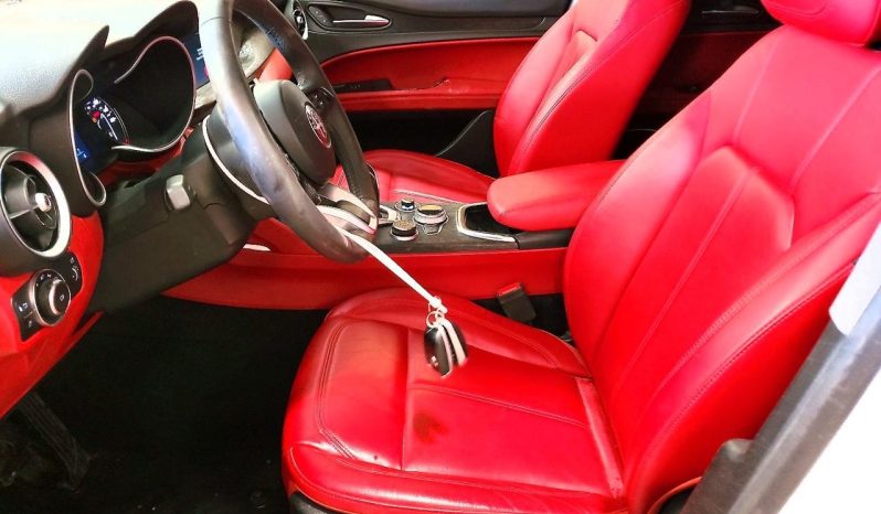 
								Alfa Romeo Stelvio full									