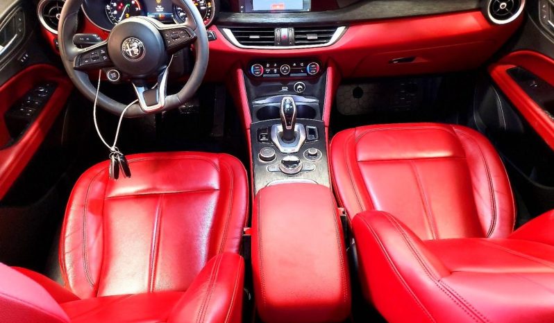 
								Alfa Romeo Stelvio full									