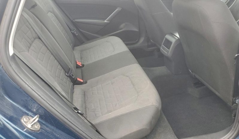 
								Volkswagen Passat full									