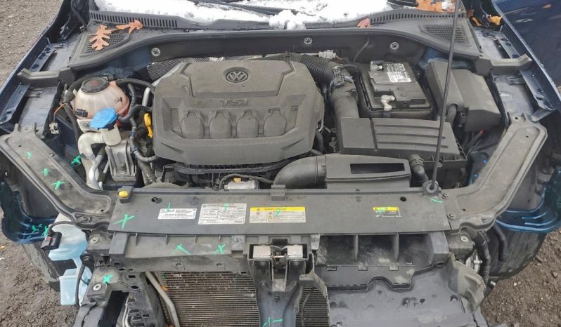 
								Volkswagen Passat full									