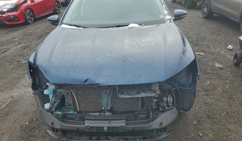 
								Volkswagen Passat full									