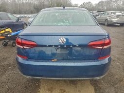 
										Volkswagen Passat full									