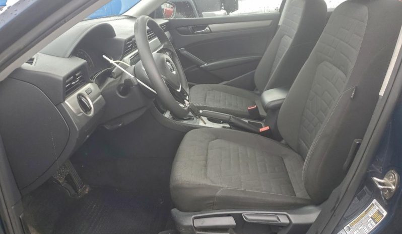 
								Volkswagen Passat full									