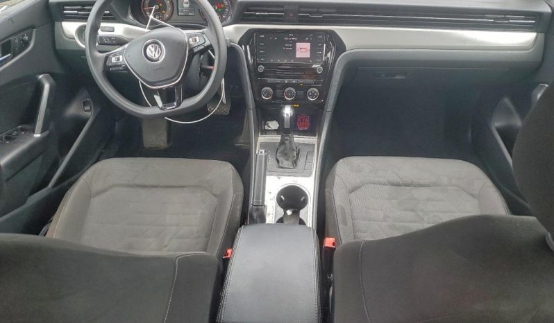 
								Volkswagen Passat full									