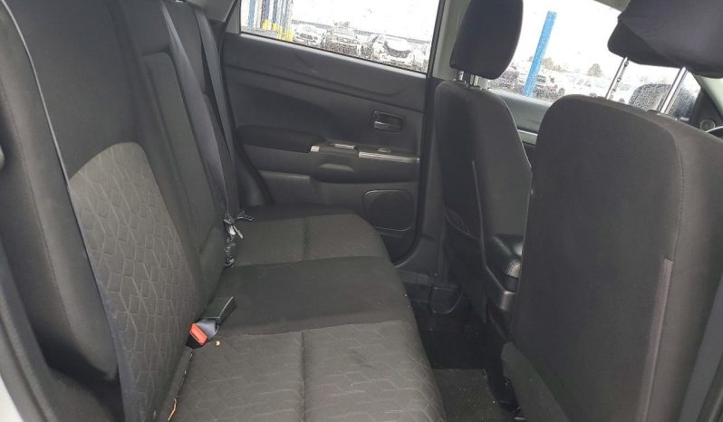 
								Mitsubishi Outlander full									