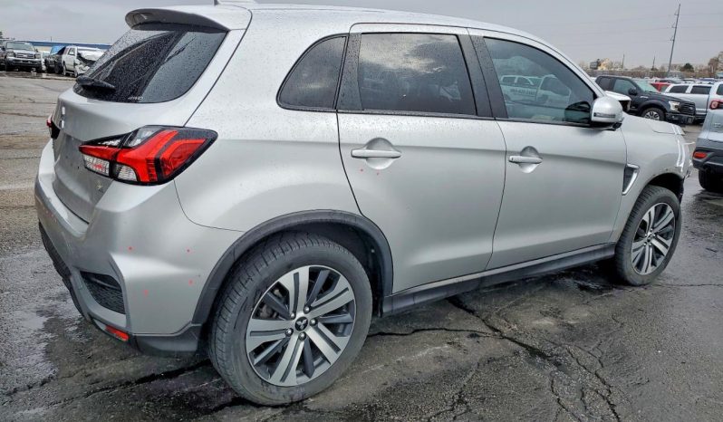 
								Mitsubishi Outlander full									